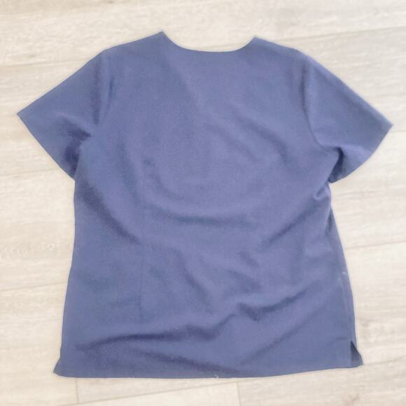 Figs Scrub Top Womens Large Technical Collection FW1100 Casma Three-Pocket Navy - Picture 6 of 6